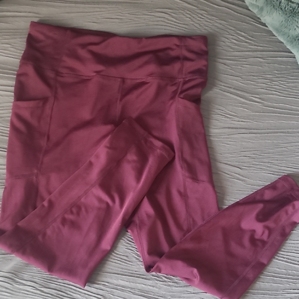 Pro Player Women's Maroon Leggings